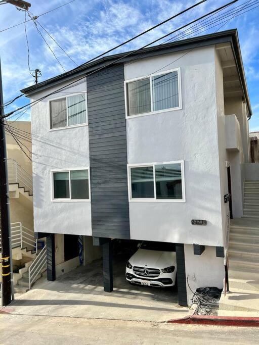 Brand New Ocean-View Beach Home Steps To The Sand! Манхатън Бийч Екстериор снимка